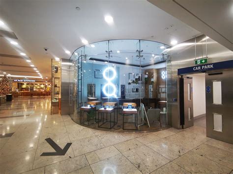 ollie quinn canary wharf